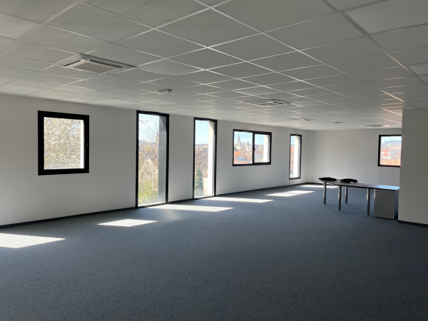 Location Immobilier Professionnel Bureaux Boulazac 24750